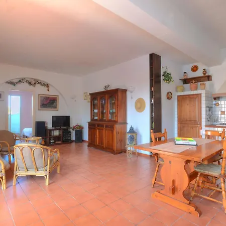 Eleonora By Interhome Villa Szirakúza